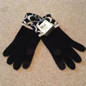 Coach knit logo touch gloves